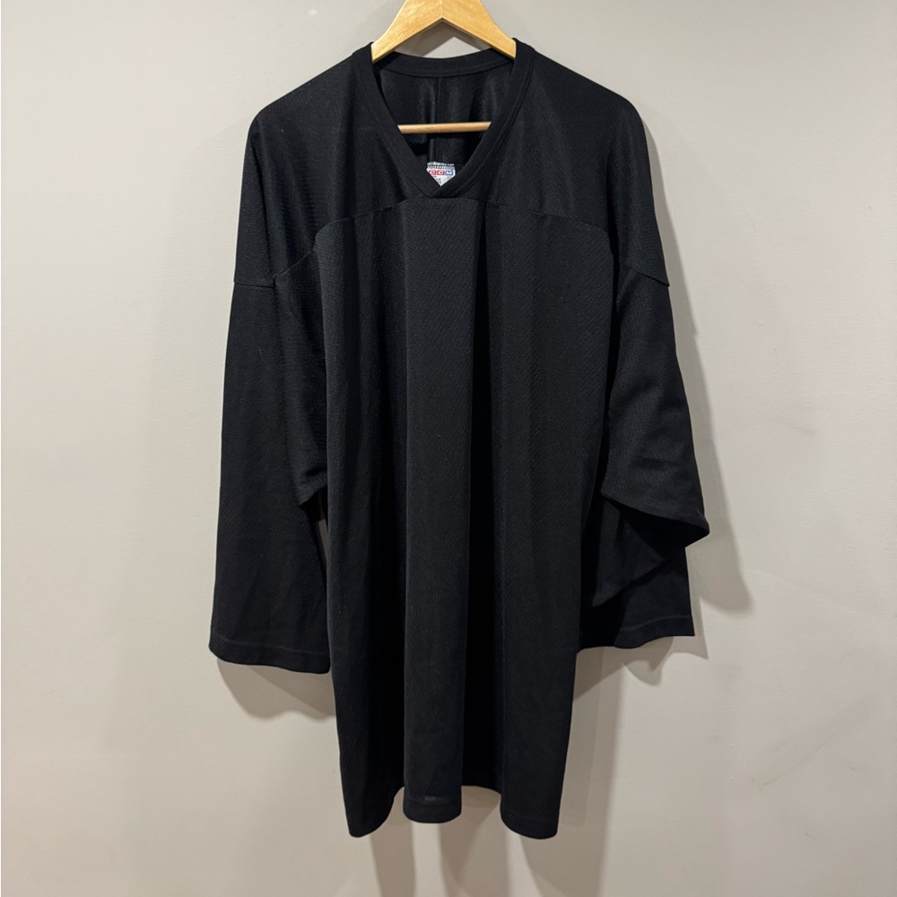 Professional CCM Maska Air Knit Hockey Practice Jersey